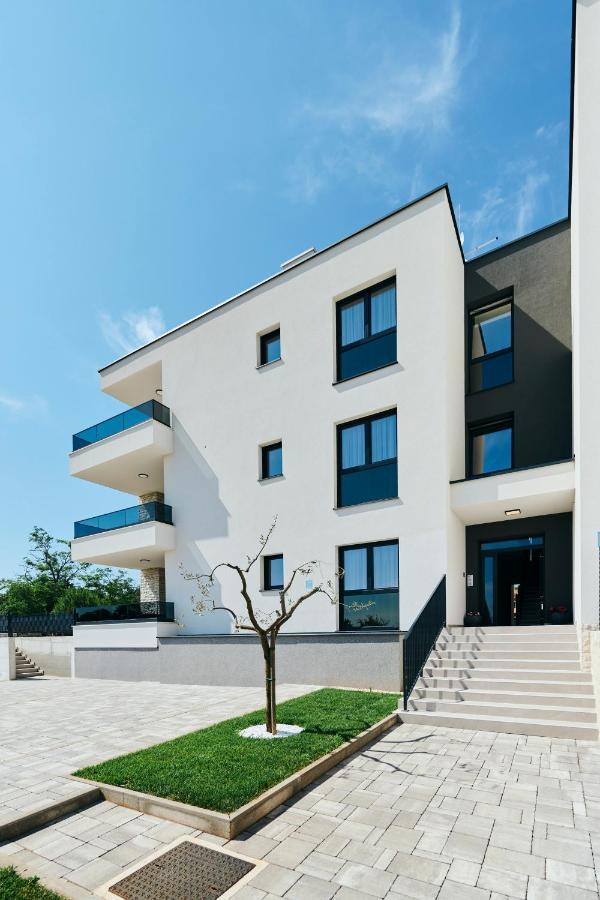 Apartments San Maris Умаг Экстерьер фото